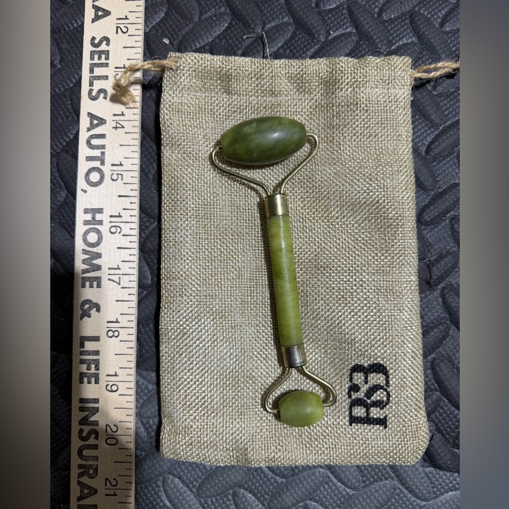 Jade Roller with Pouch
